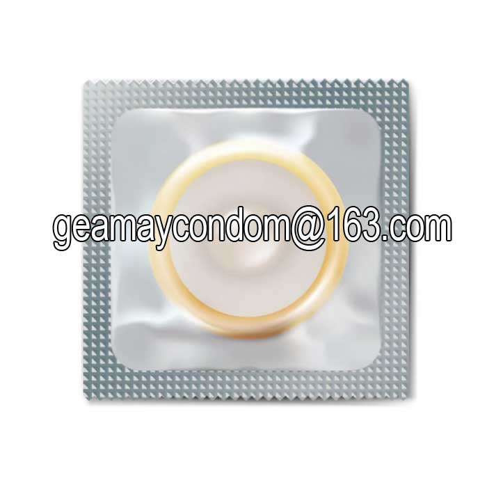 préservatif vierge, uni ou blanc, emballé dans une feuille d'aluminium